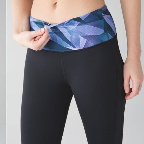 Lululemon Var-City Crop Capri Leggings Black Pretty Prism Size 4 - Picture 5 of 11
